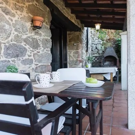 Casa Con Piscina *ribeira Sacra* Tatil Evi Santa María